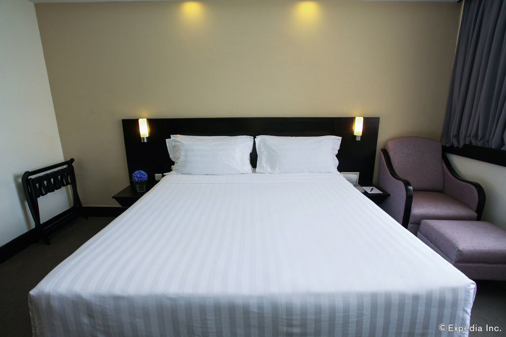 Furama City Centre Hotel 4*