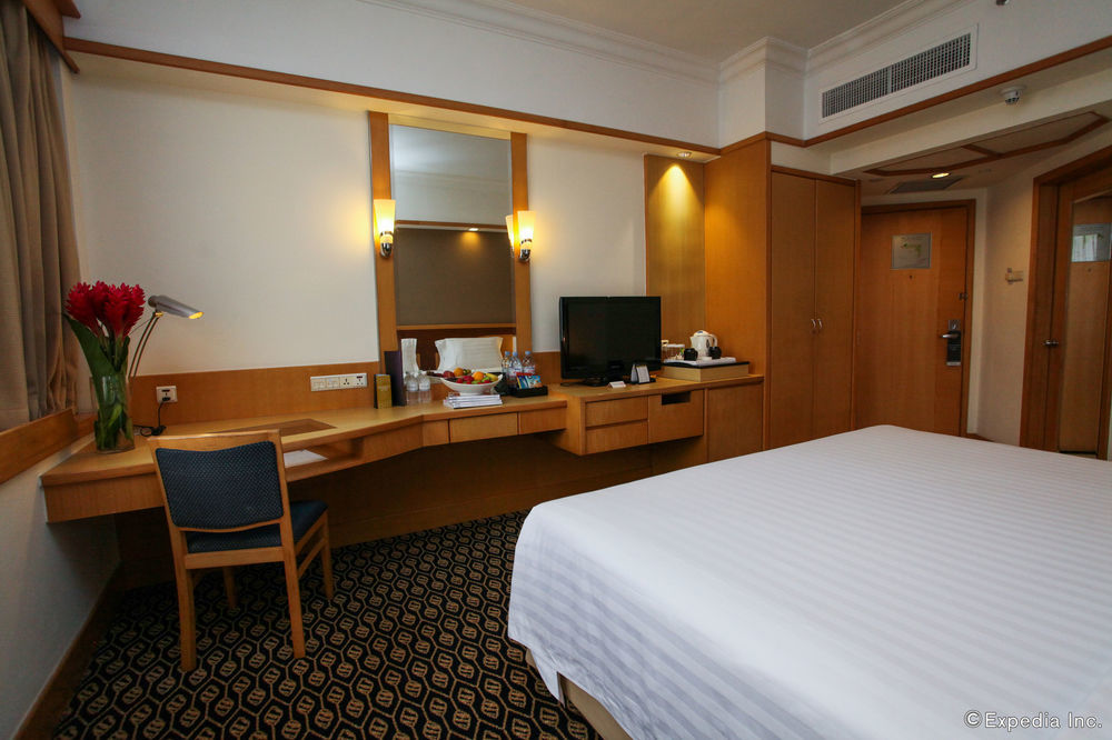 Furama City Centre 4*