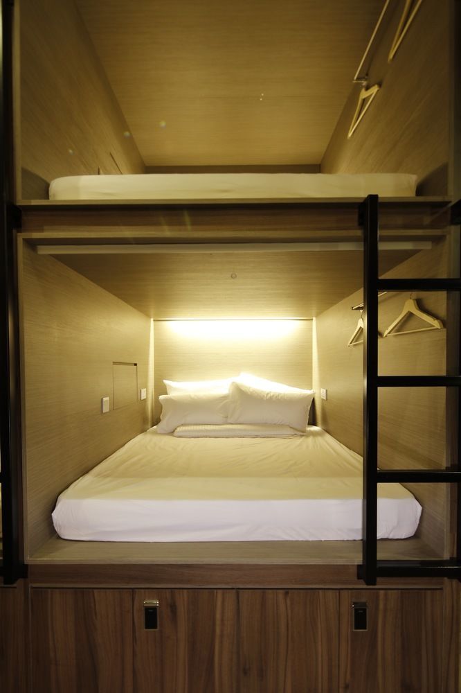 Hotel kapsul Beat. Capsule @ Boat Quay Singapura