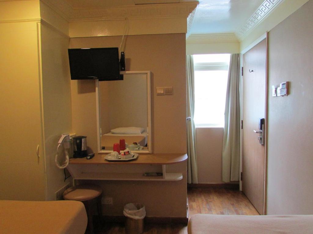 Arianna Hotel 2*