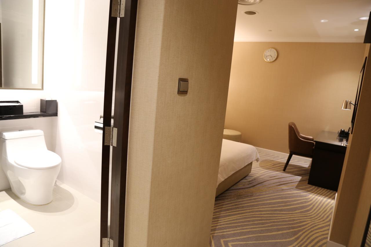 Ambassador Transit Terminal 2 Hotel 3*