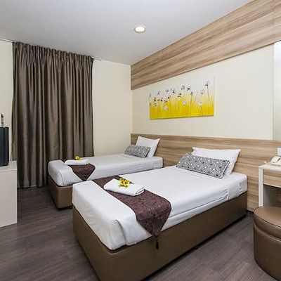 81 Dickson Hotel