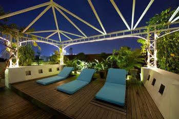 Hangout At Mt Emily Hotel 2*
