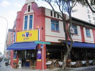 Moni Gallery Asrama *