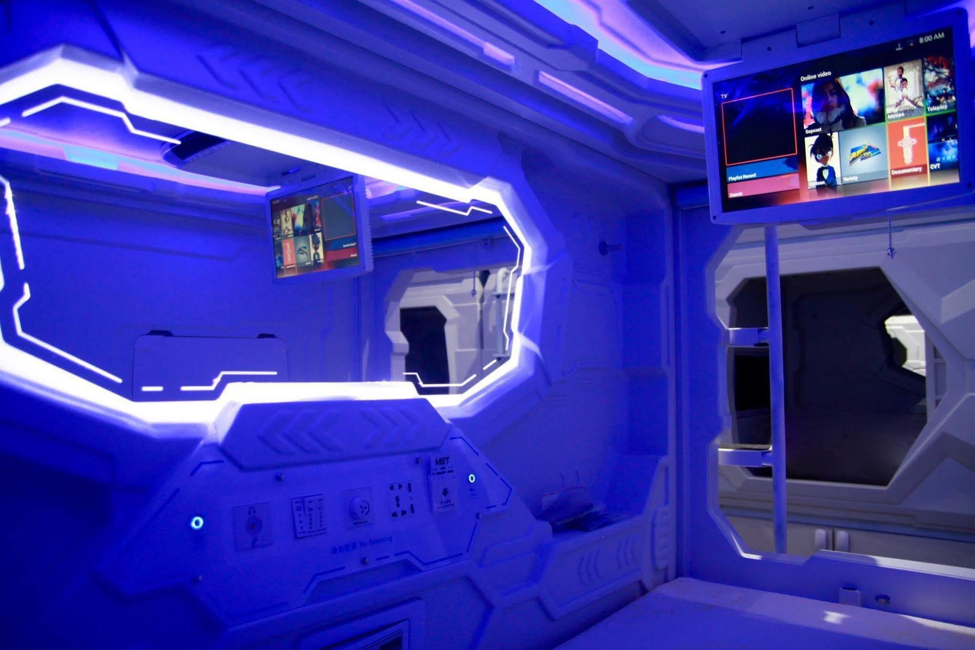 Met A Space Pod @ Little India Hotel kapsul Singapore