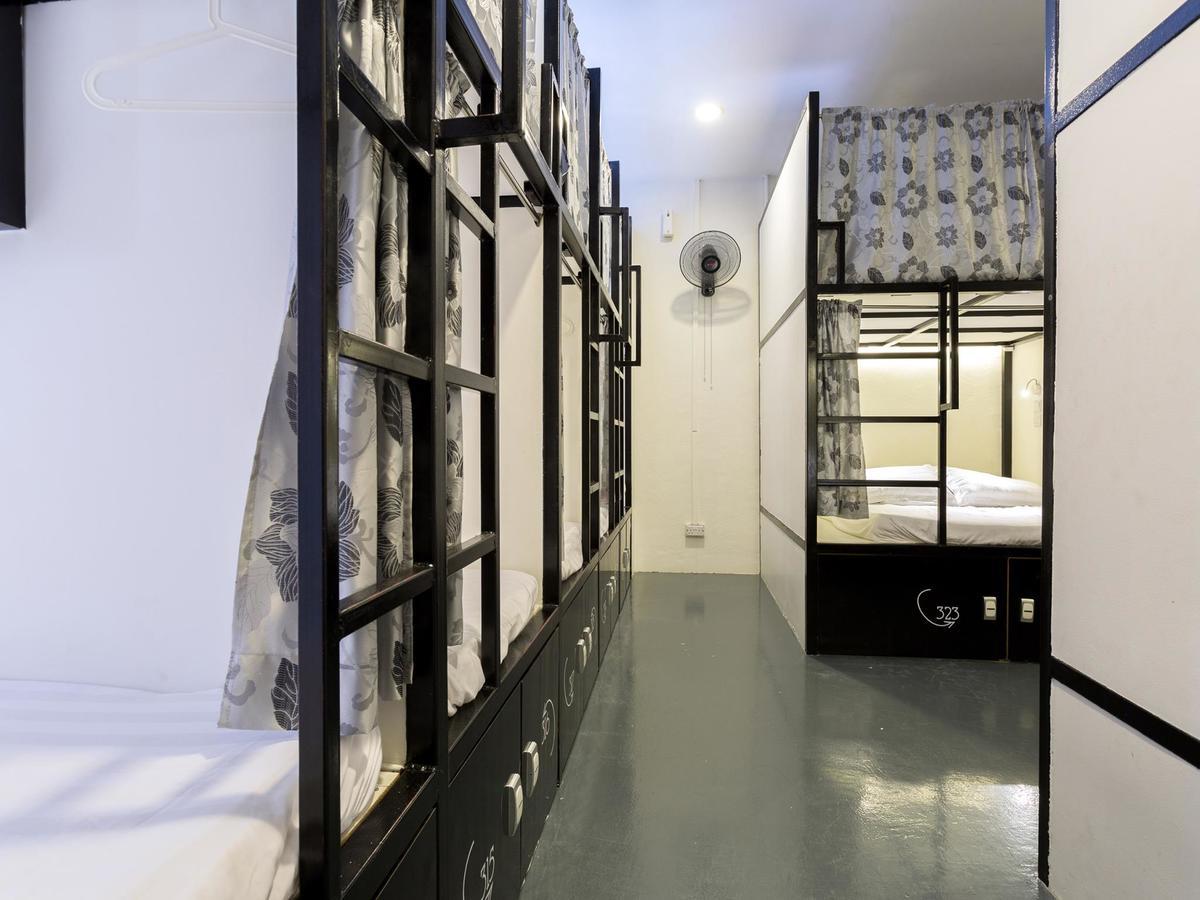 Capsule hotel Abc Premium