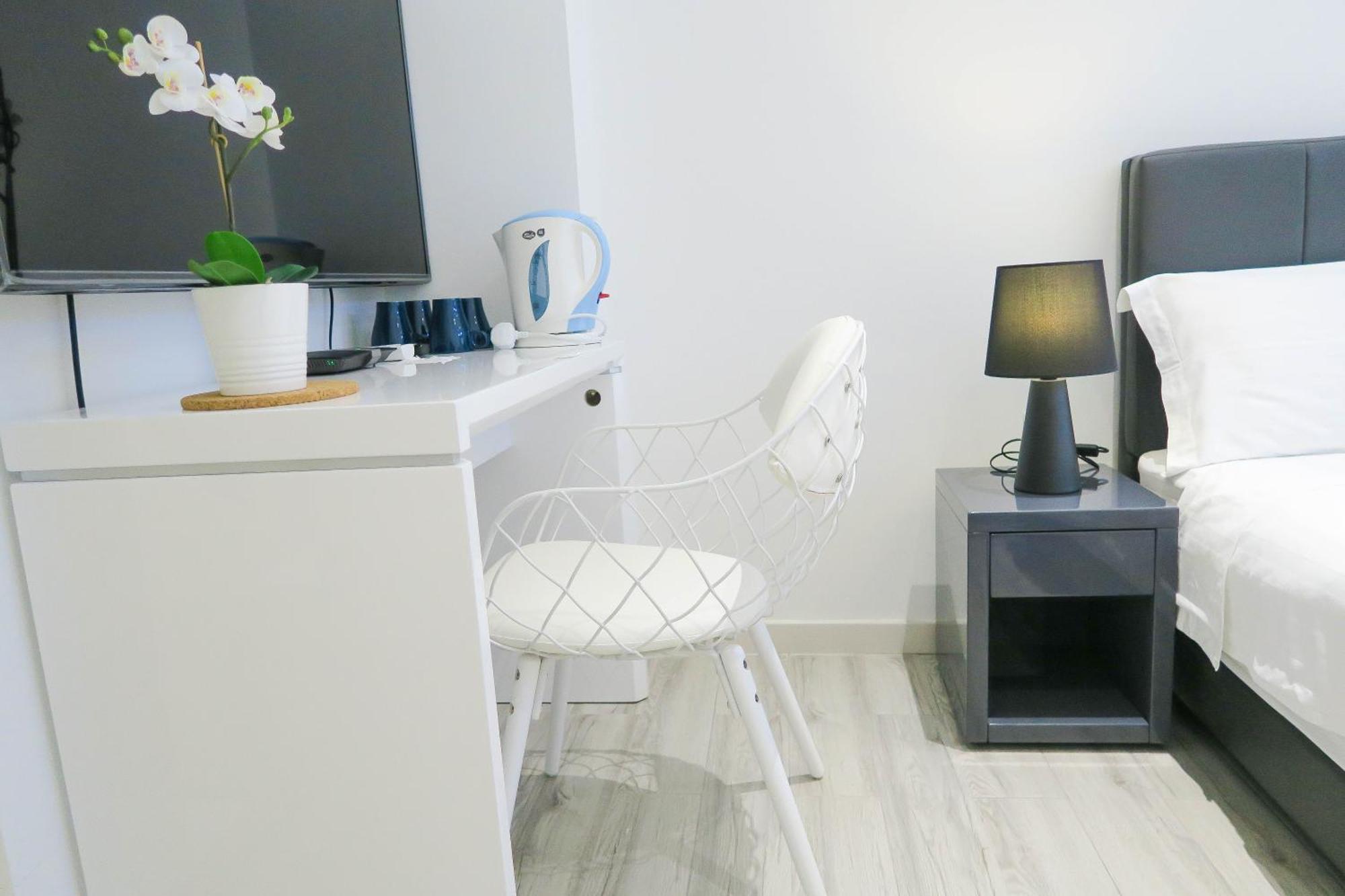 Comfy 6 By Ong Realty * Singapore