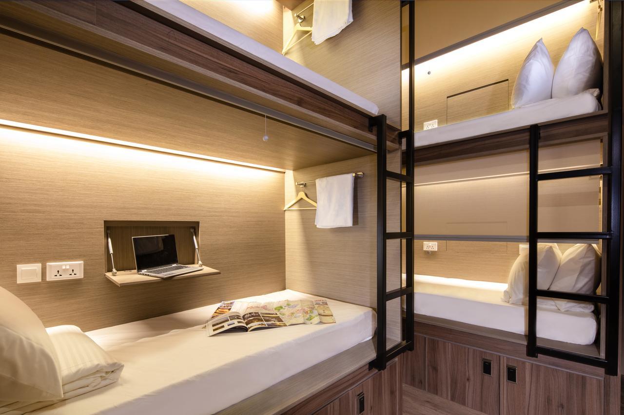 Beat. Capsule Hostel @ Boat Quay Singapore