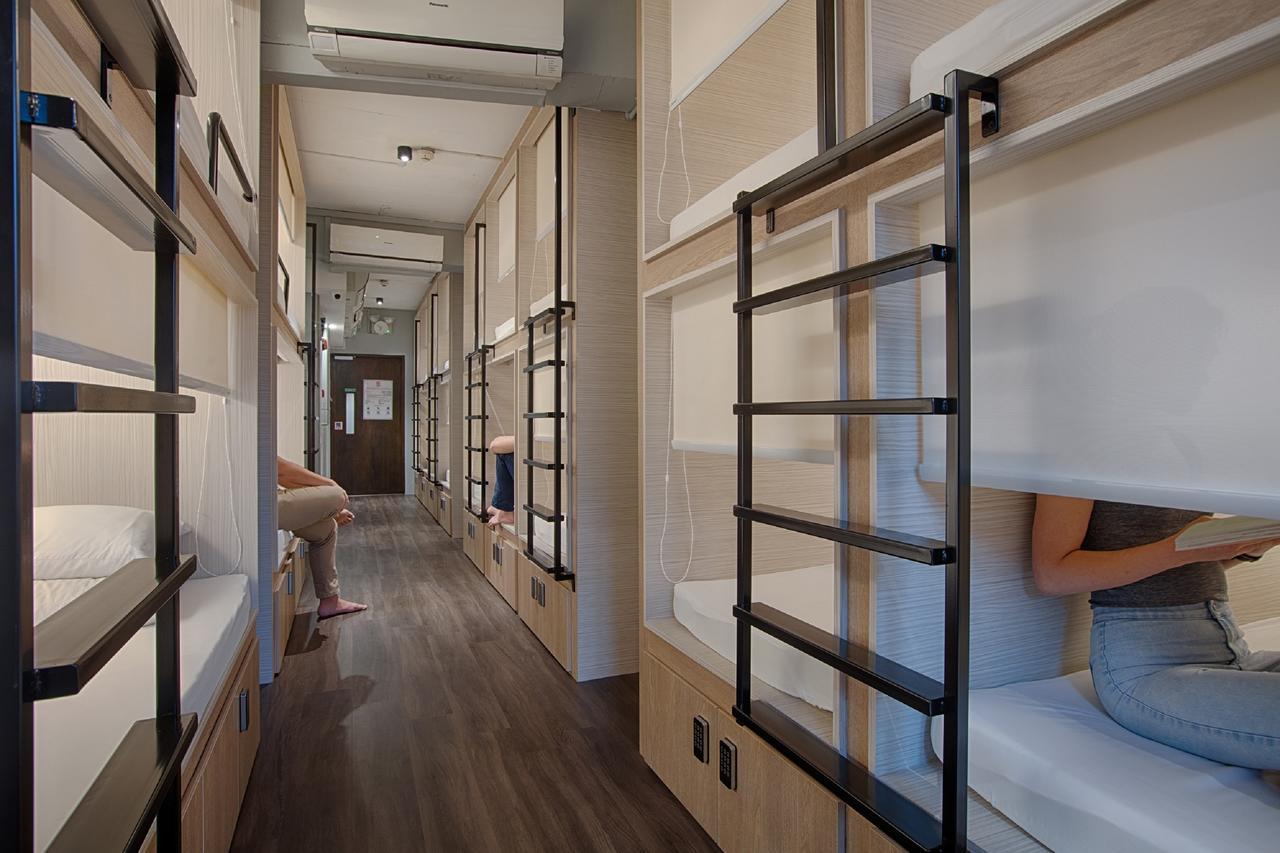 Quarters Capsule Hotel kapsul Singapore