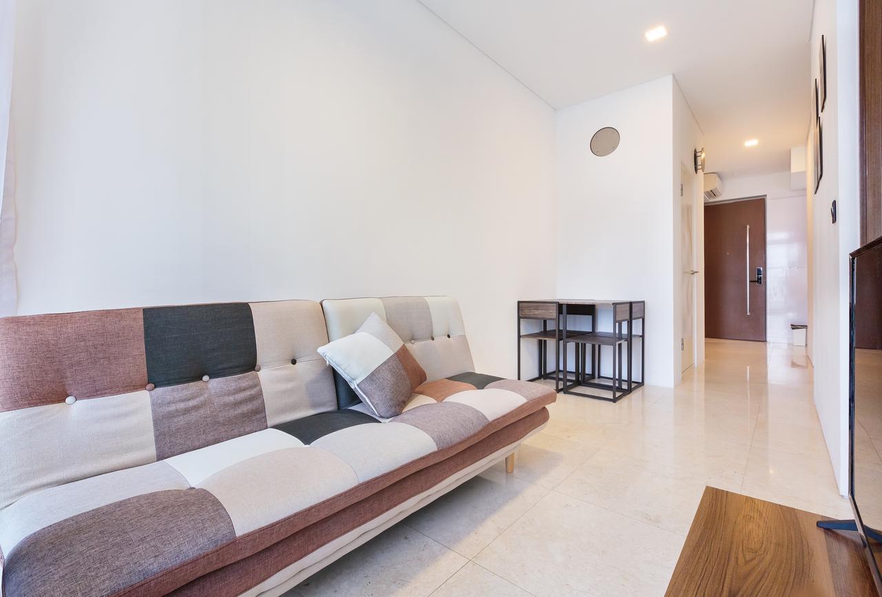 Apartment City Balcony With Marina Bay View
