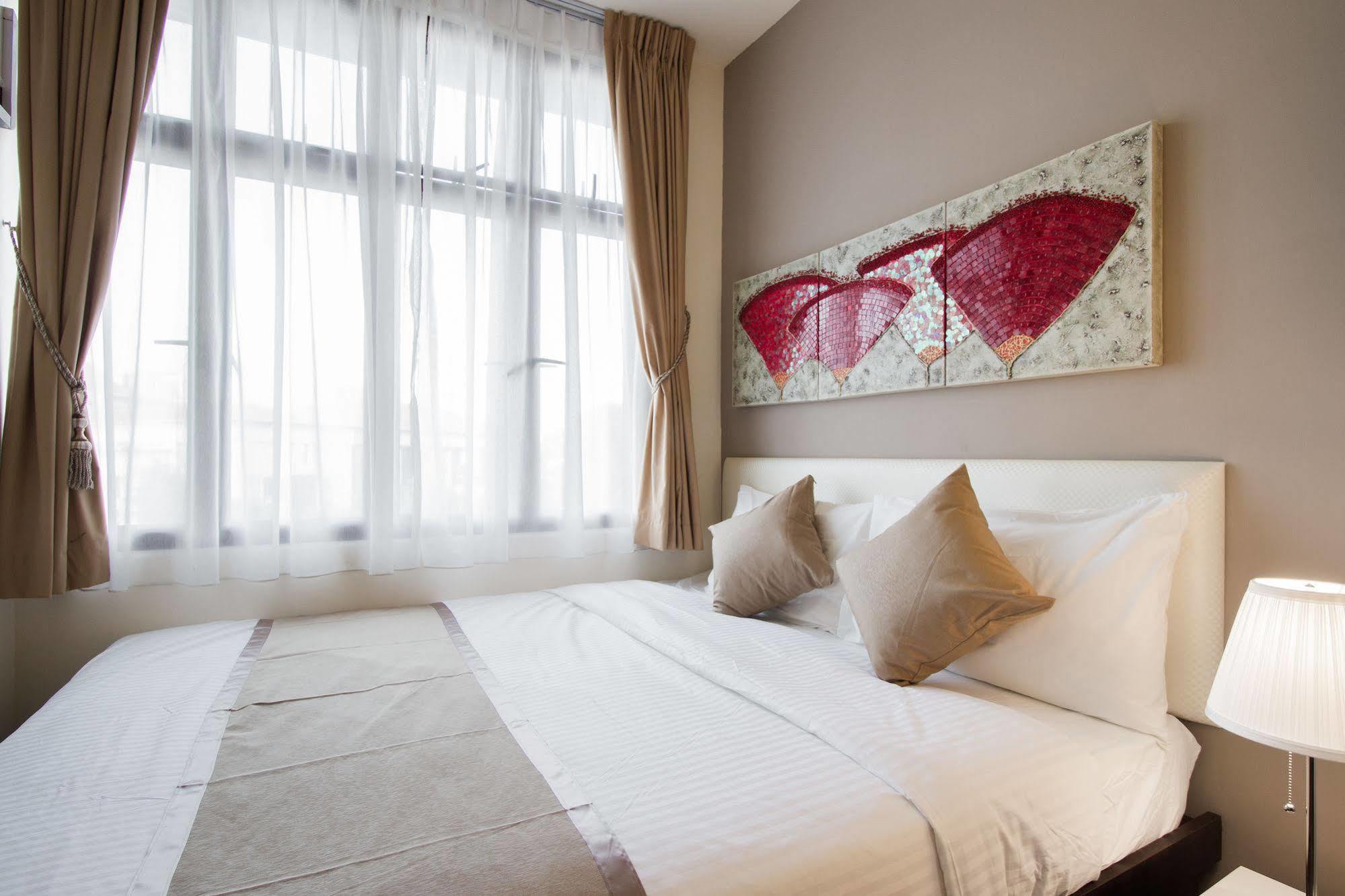 Heritage Collection On Boat Quay - South Bridge Wing - Mobile App Check-in Apartment *