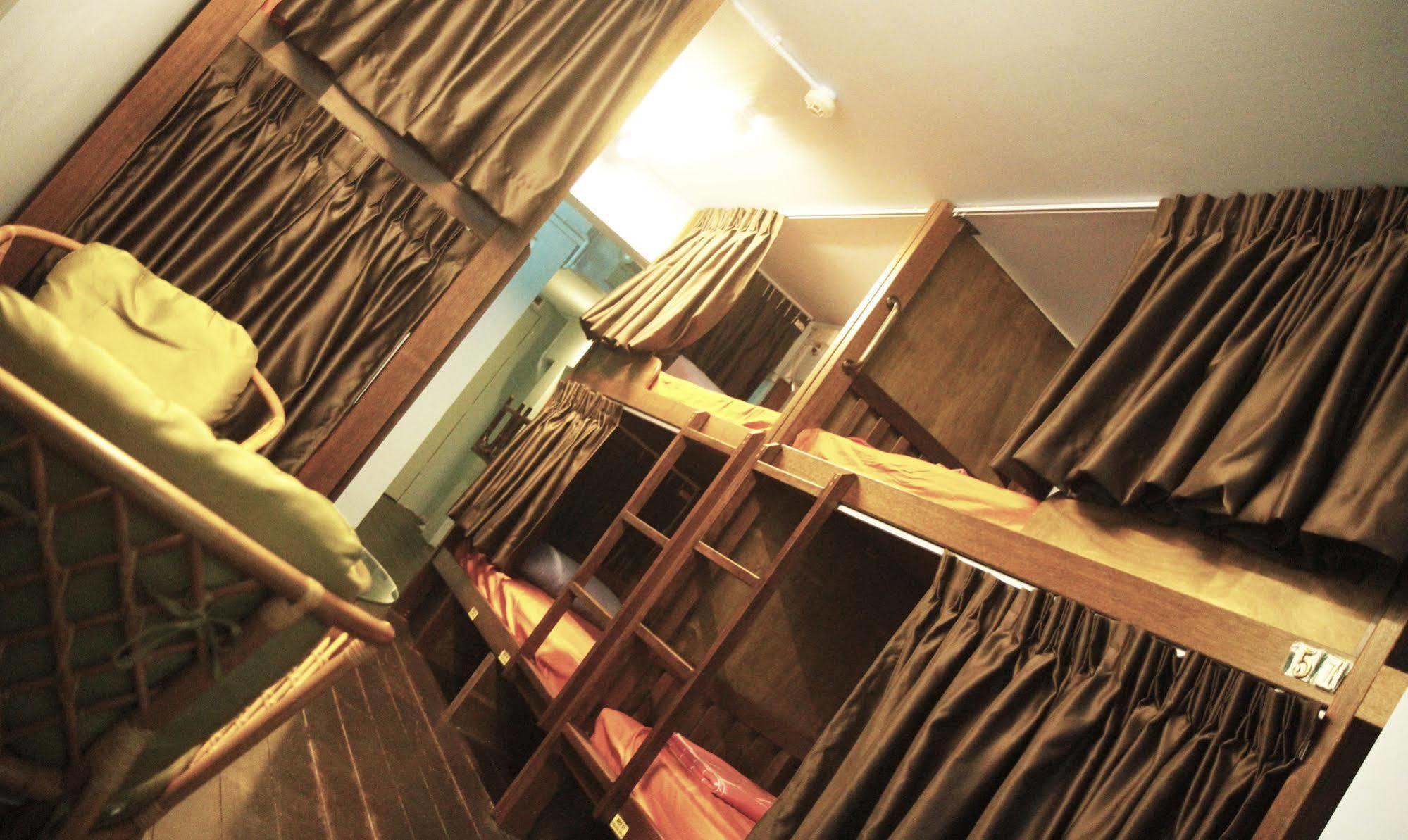 60s Hostel