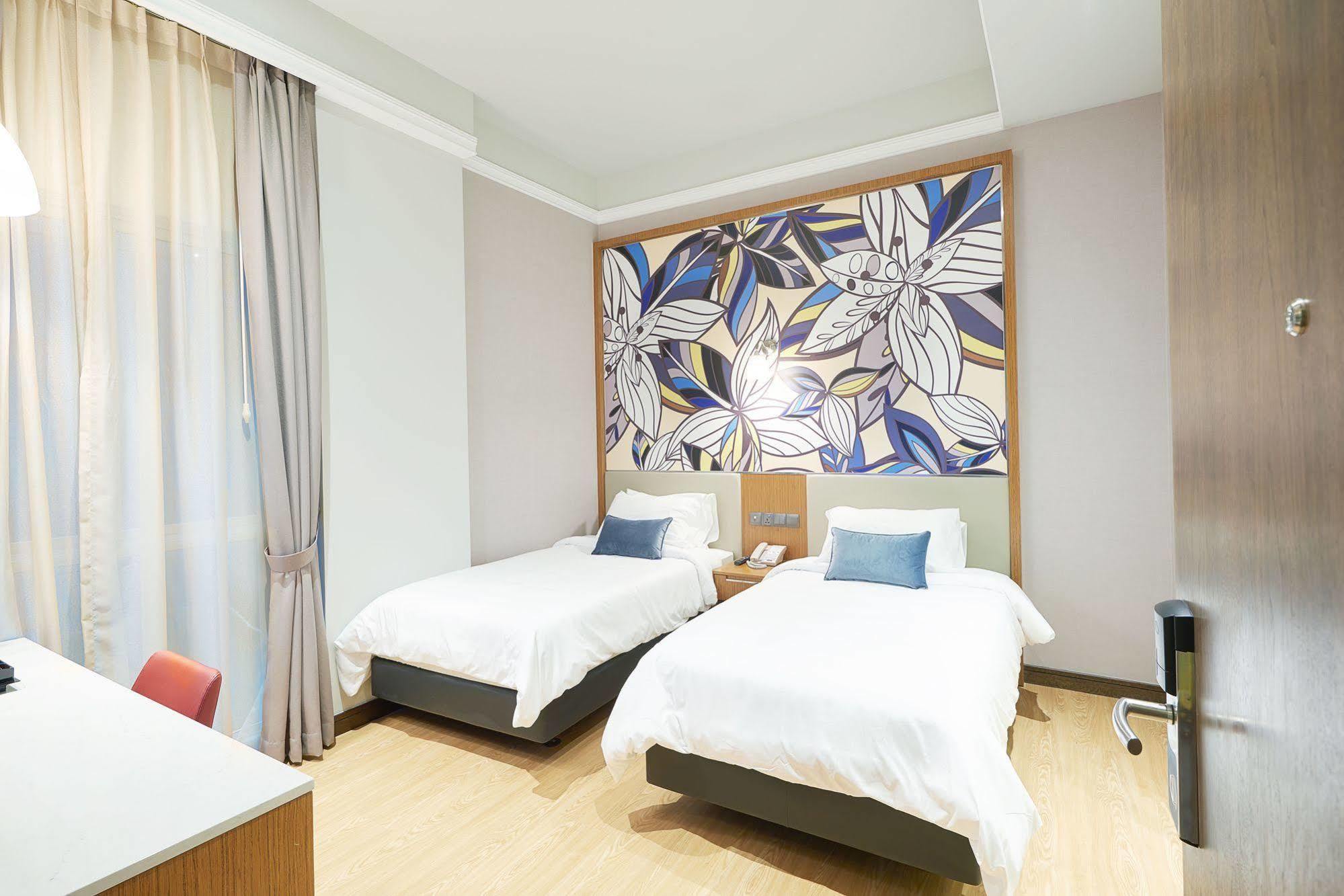 Bencoolen At Hong Kong Street Singapore