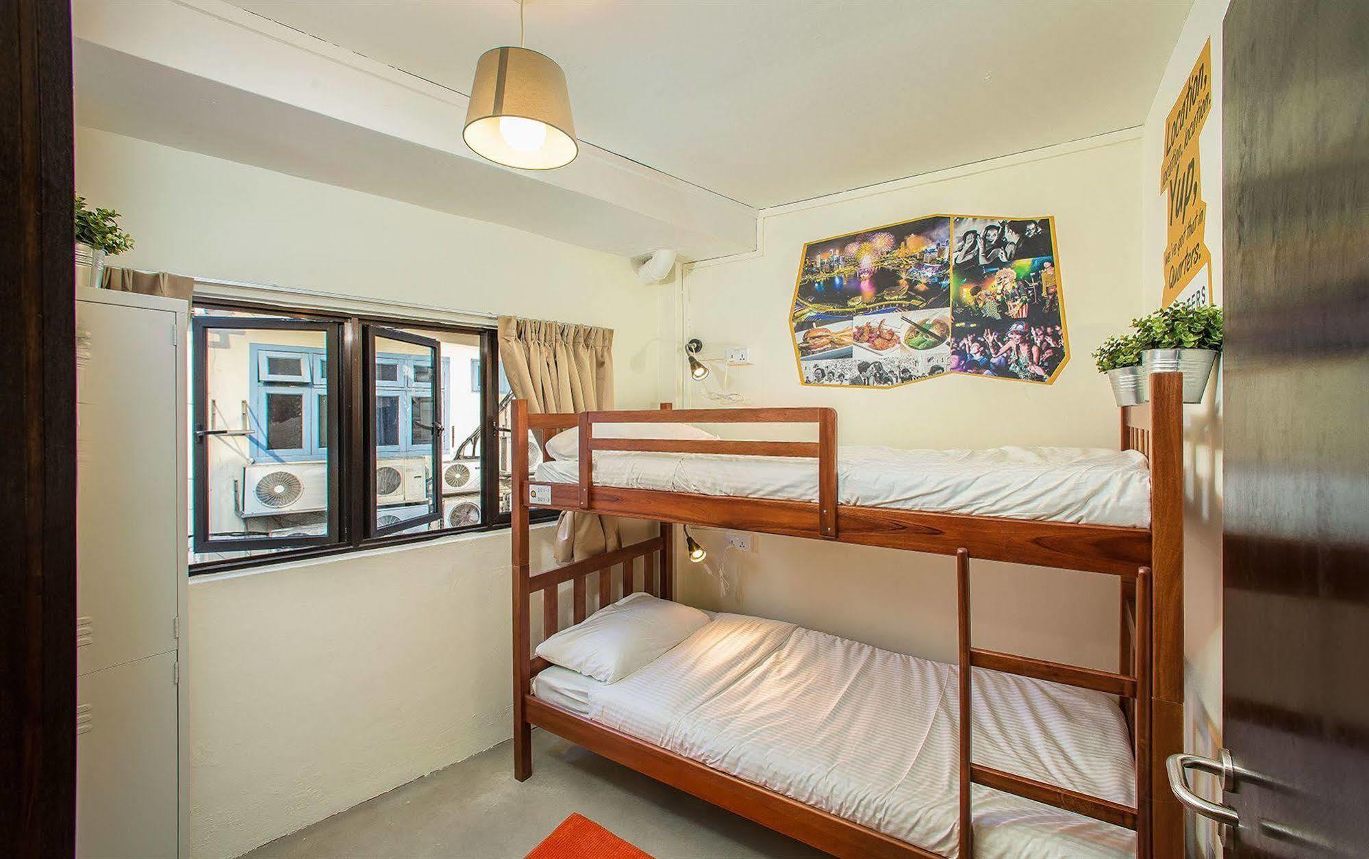 Quarters Capsule Hotel kapsul 2*