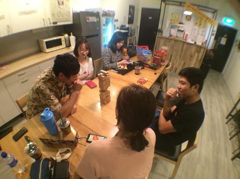 Quarters Capsule 2* Singapura