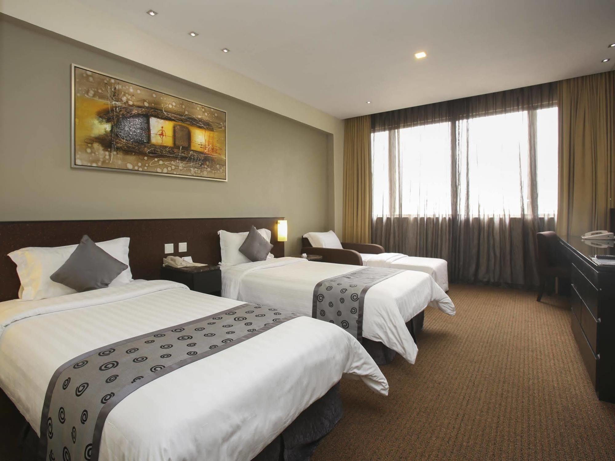 Royal Hotel 4*