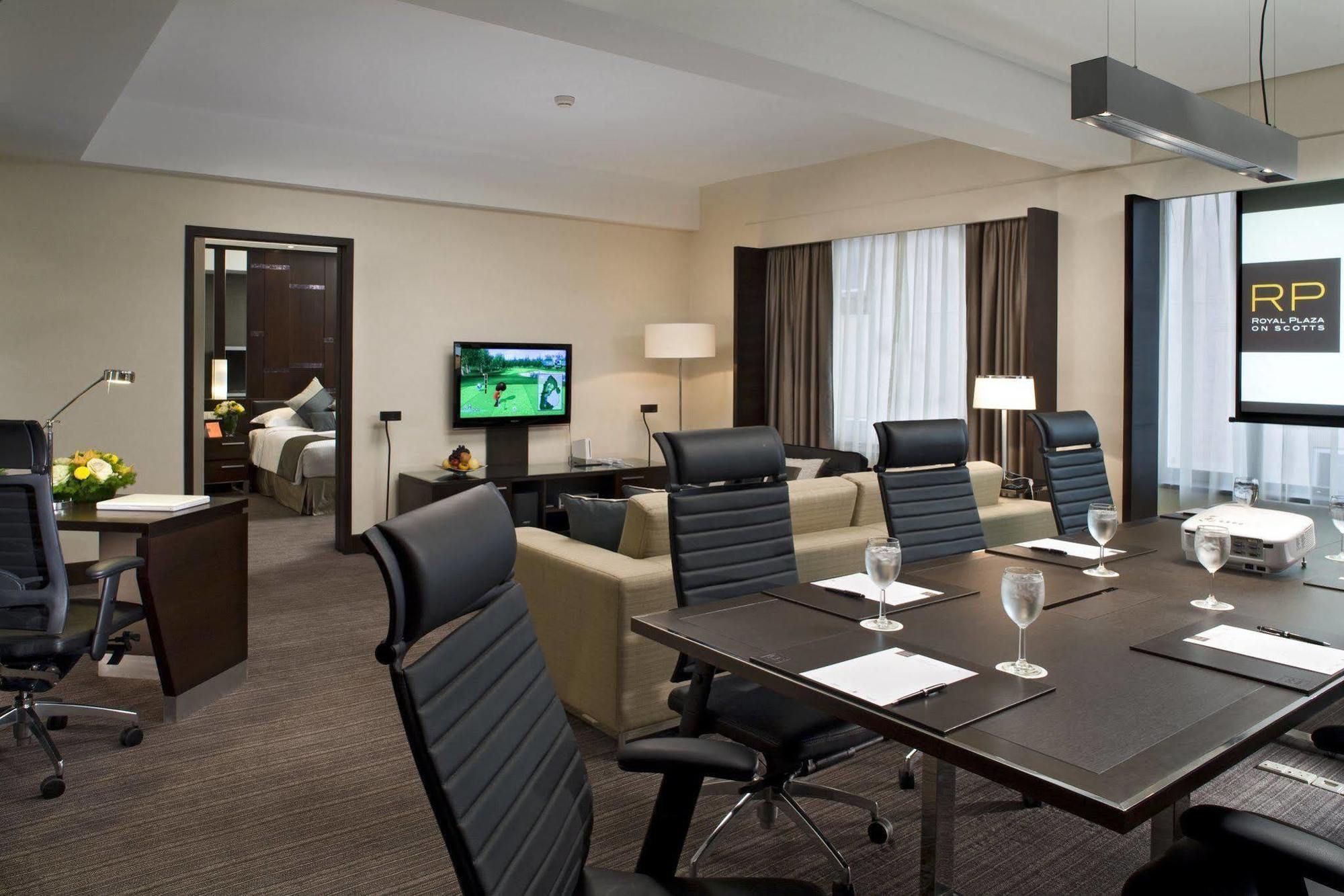 Royal Plaza On Scotts 5* Singapore