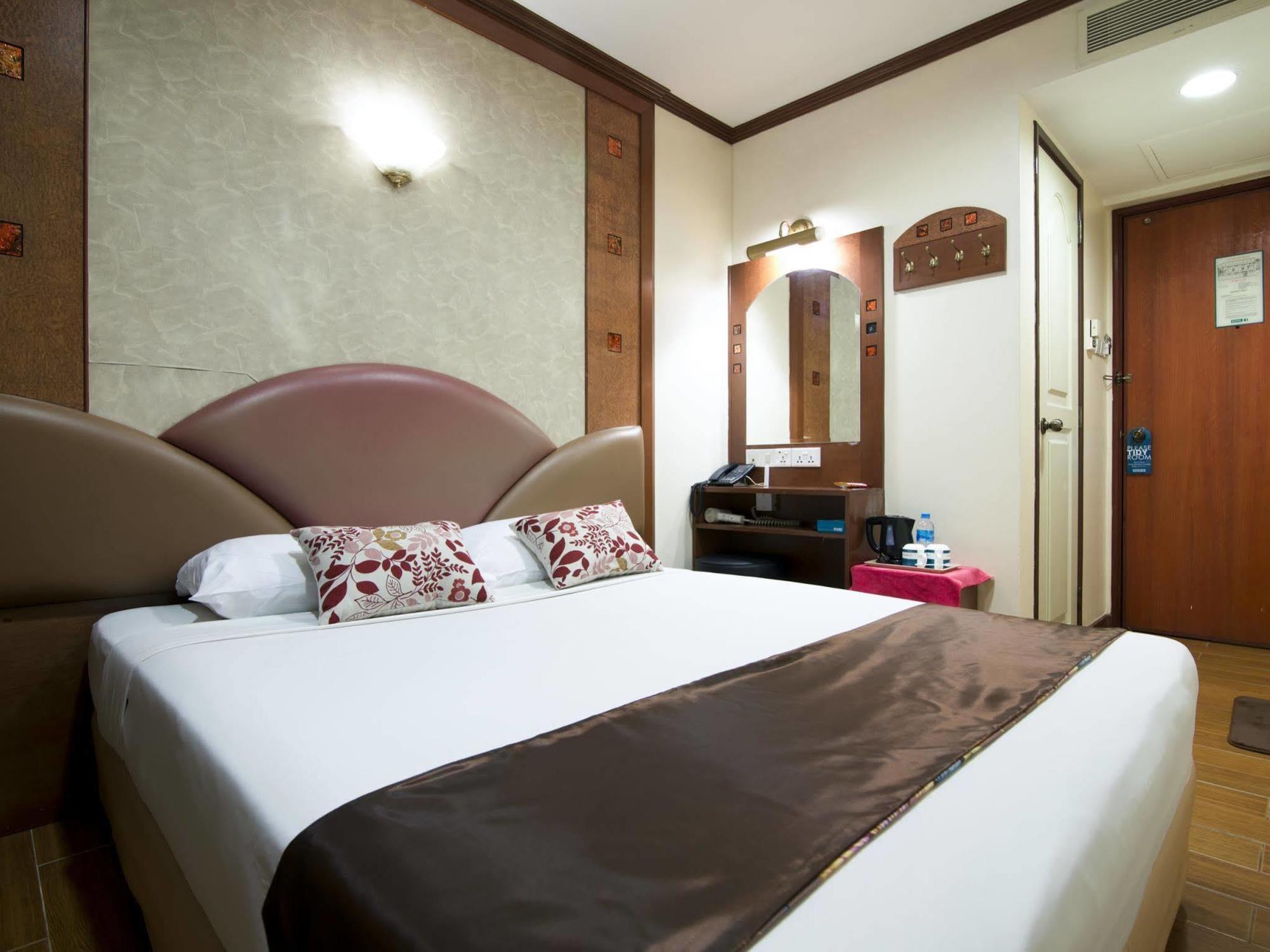81 Orchid Hotel