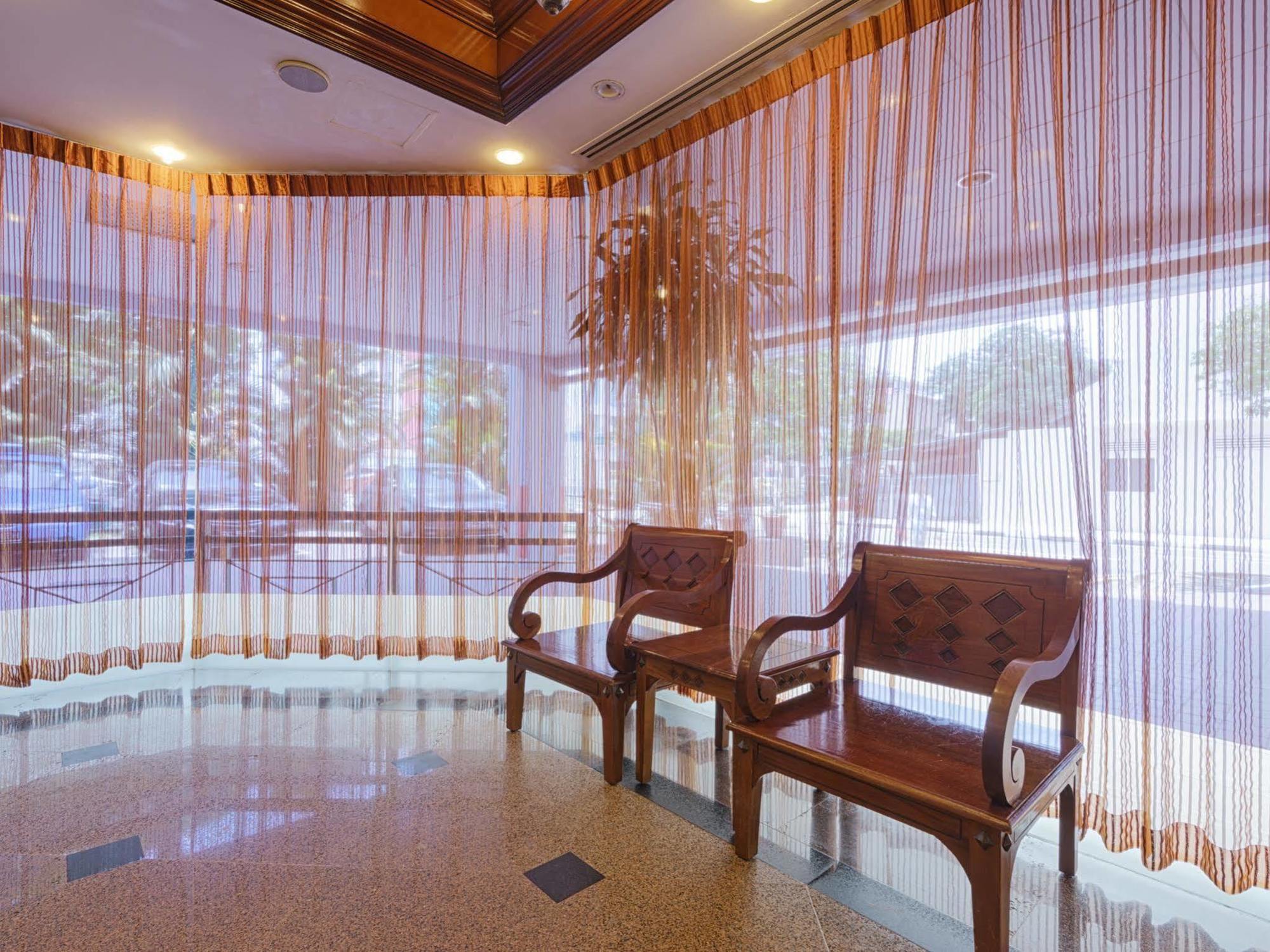 Hotel 81 Premier Princess Singapura