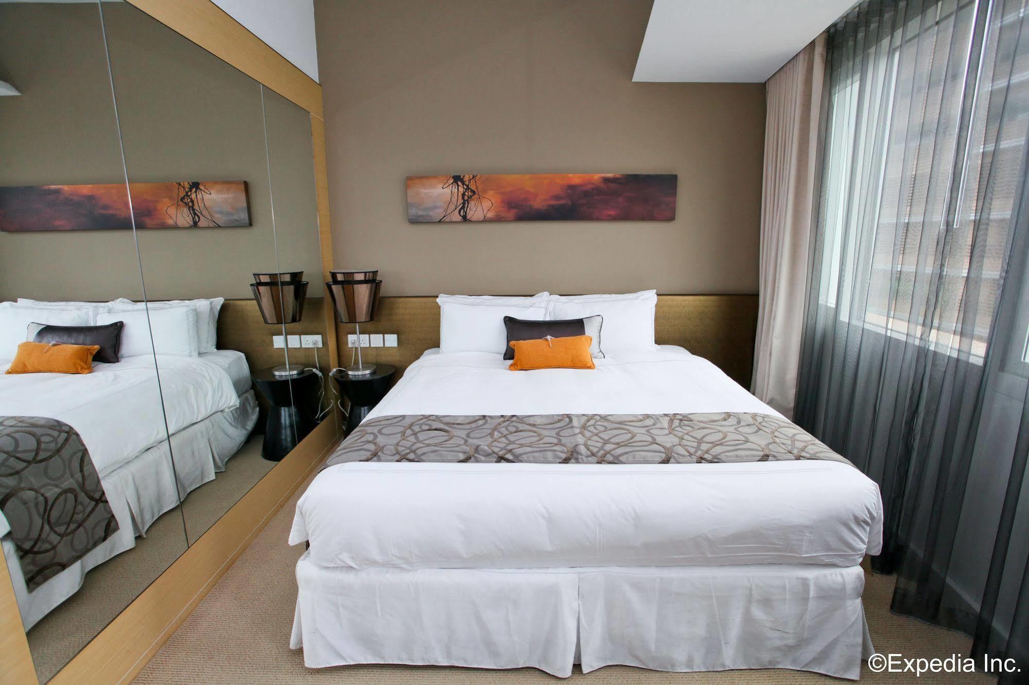 Park Avenue Rochester Hotel 4*