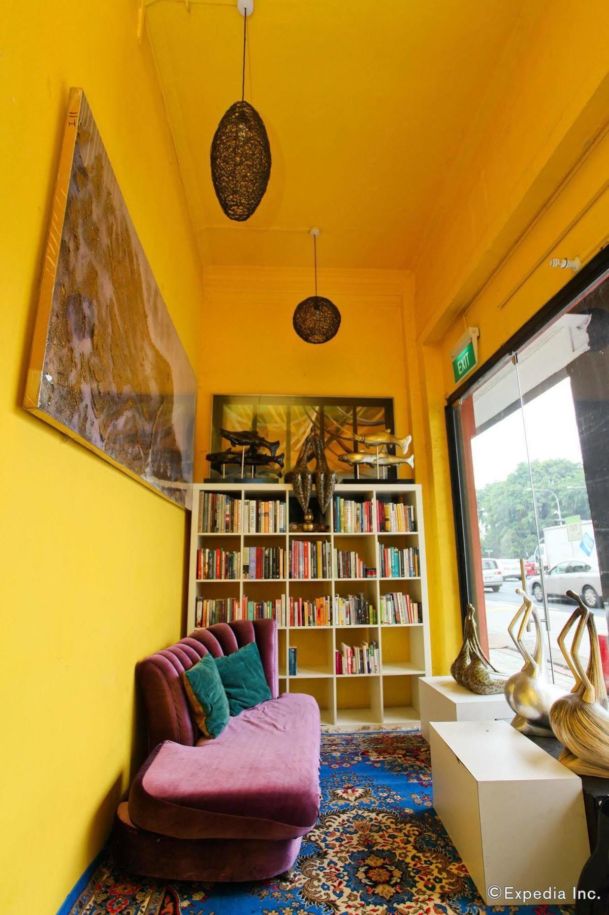 Asrama Moni Gallery *