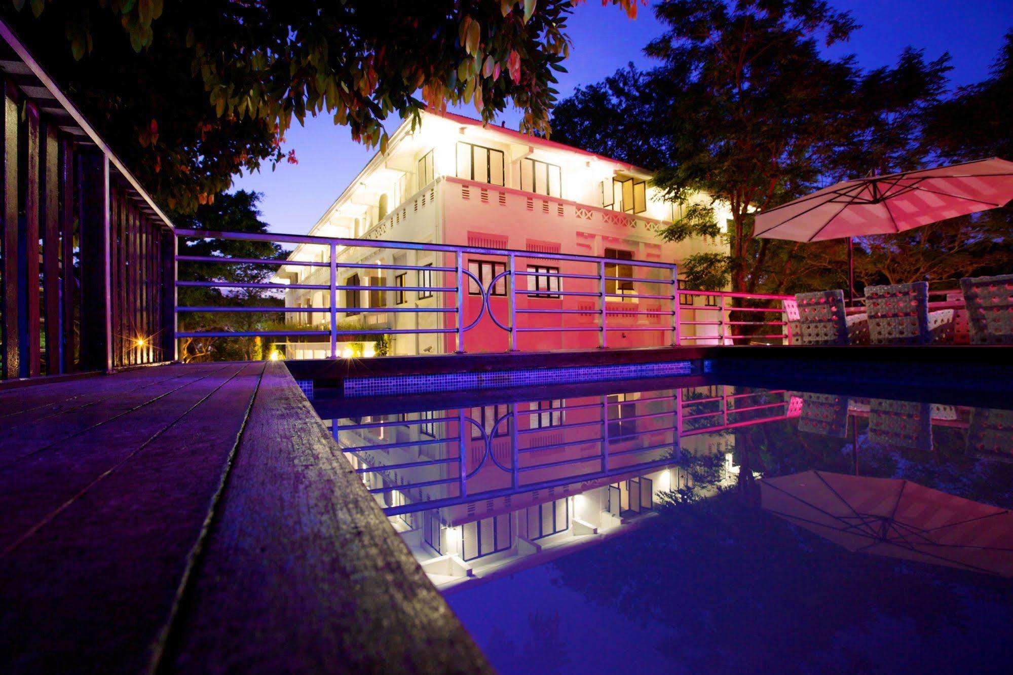 Hotel Raintr33 Singapore