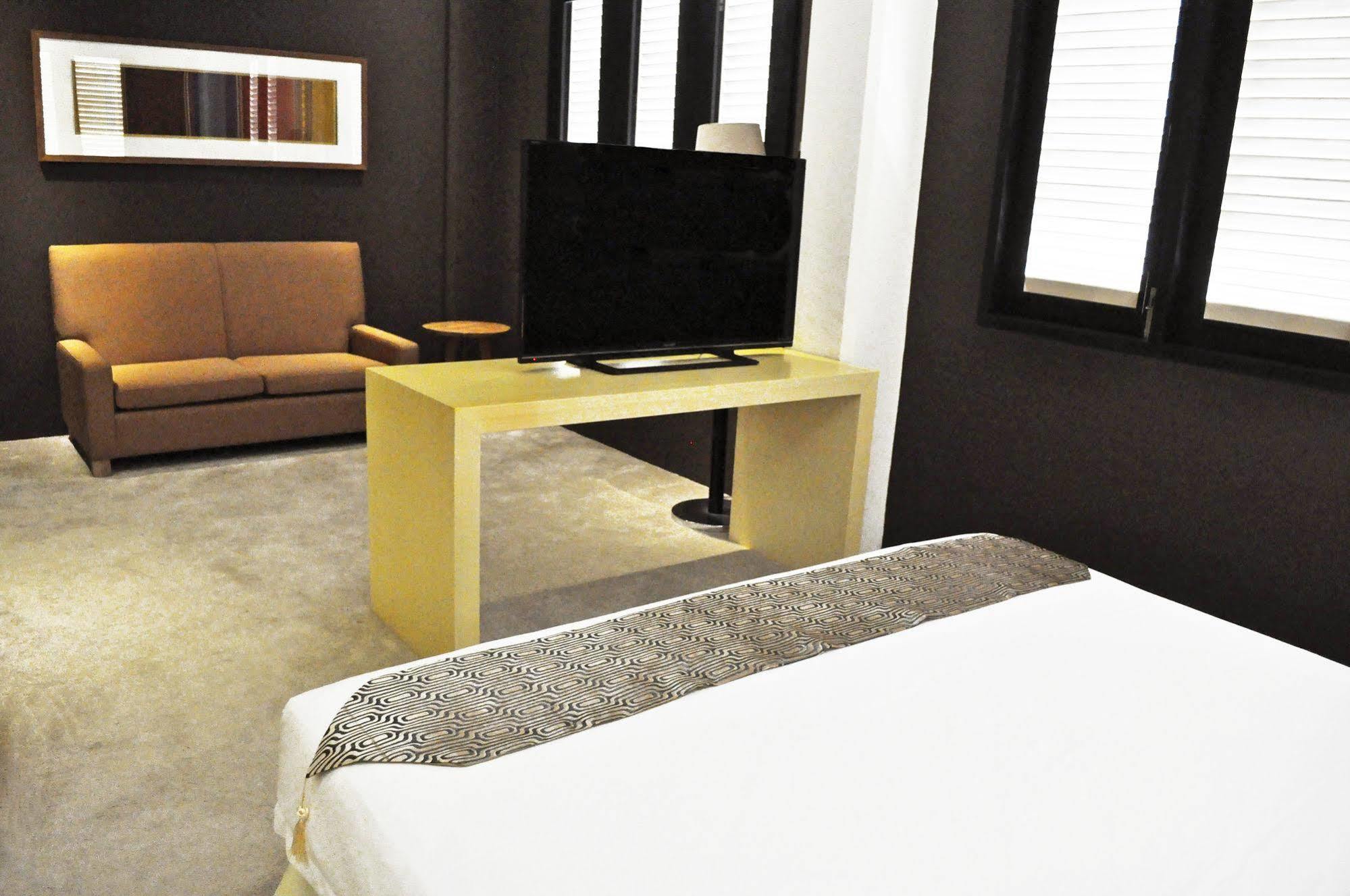 Raintr33 Hotel 4*