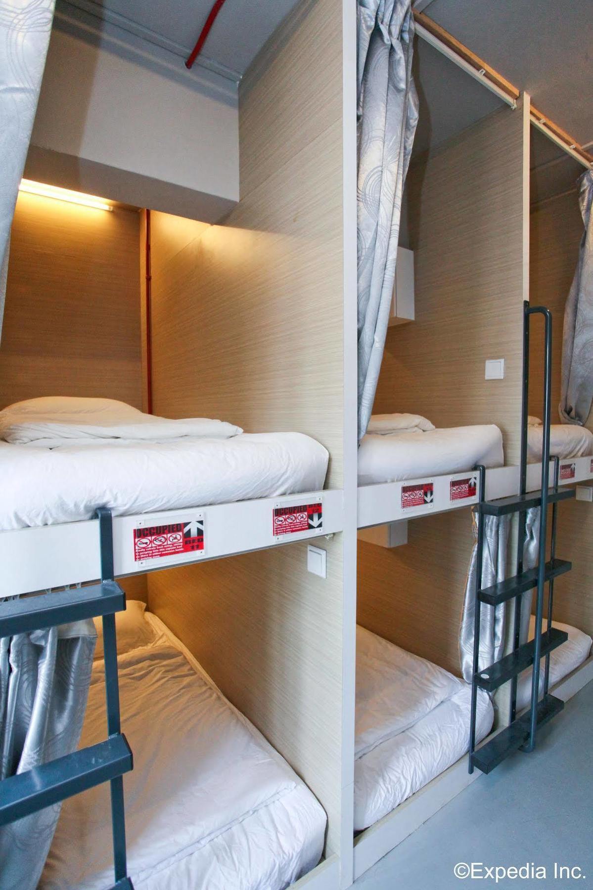 Capsule hotel K2
