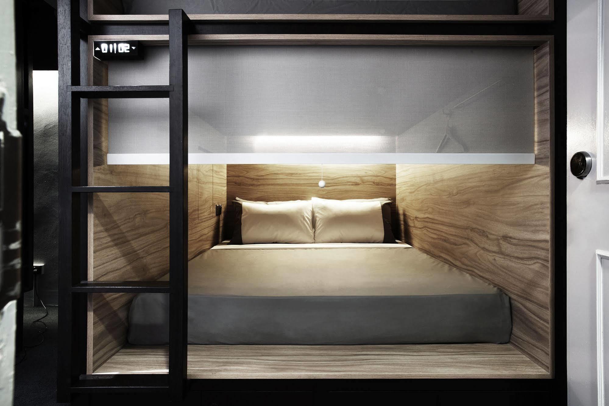 The Pod At Road Boutique Capsule 2*