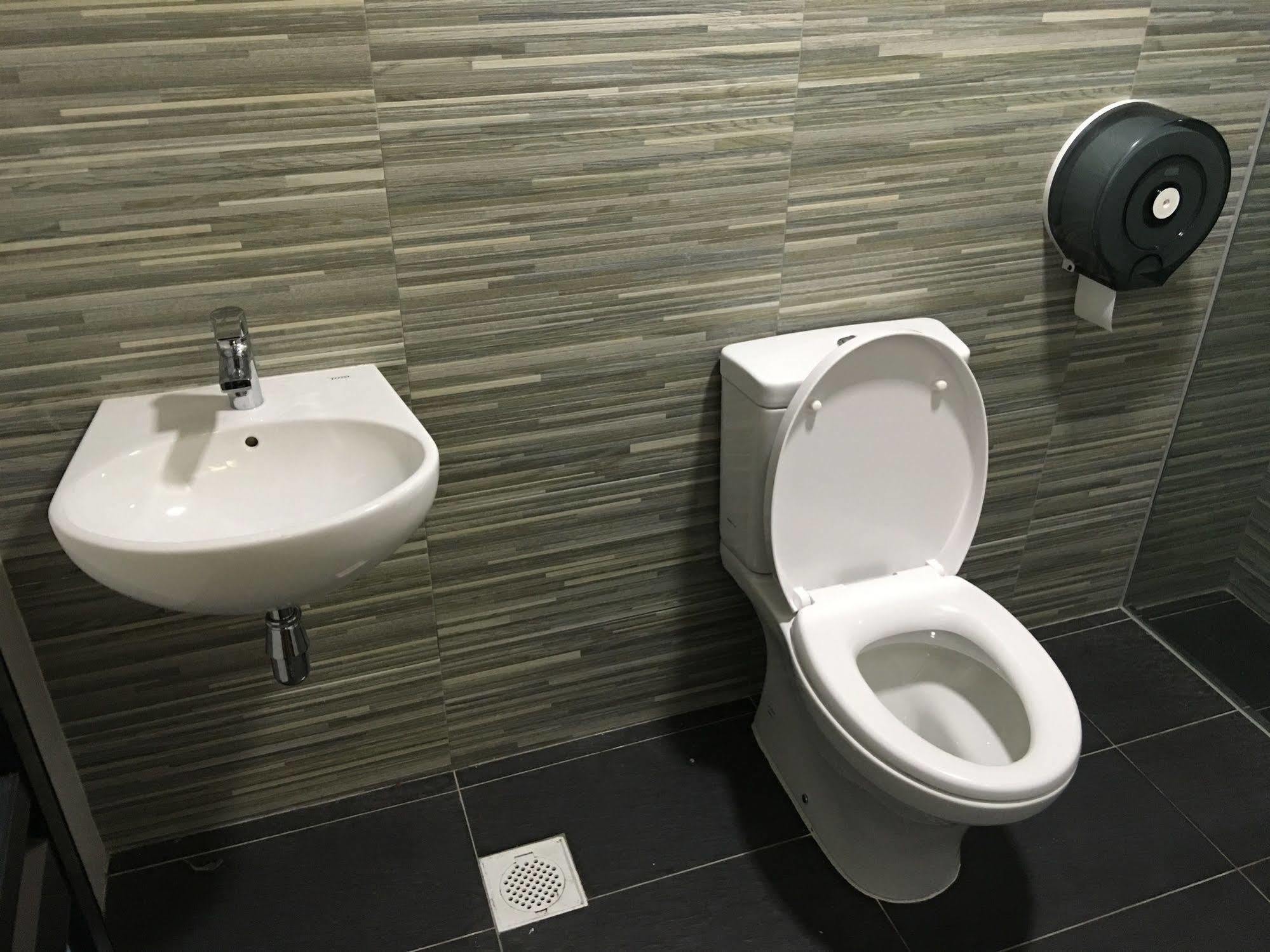 Hostel Adamson - *