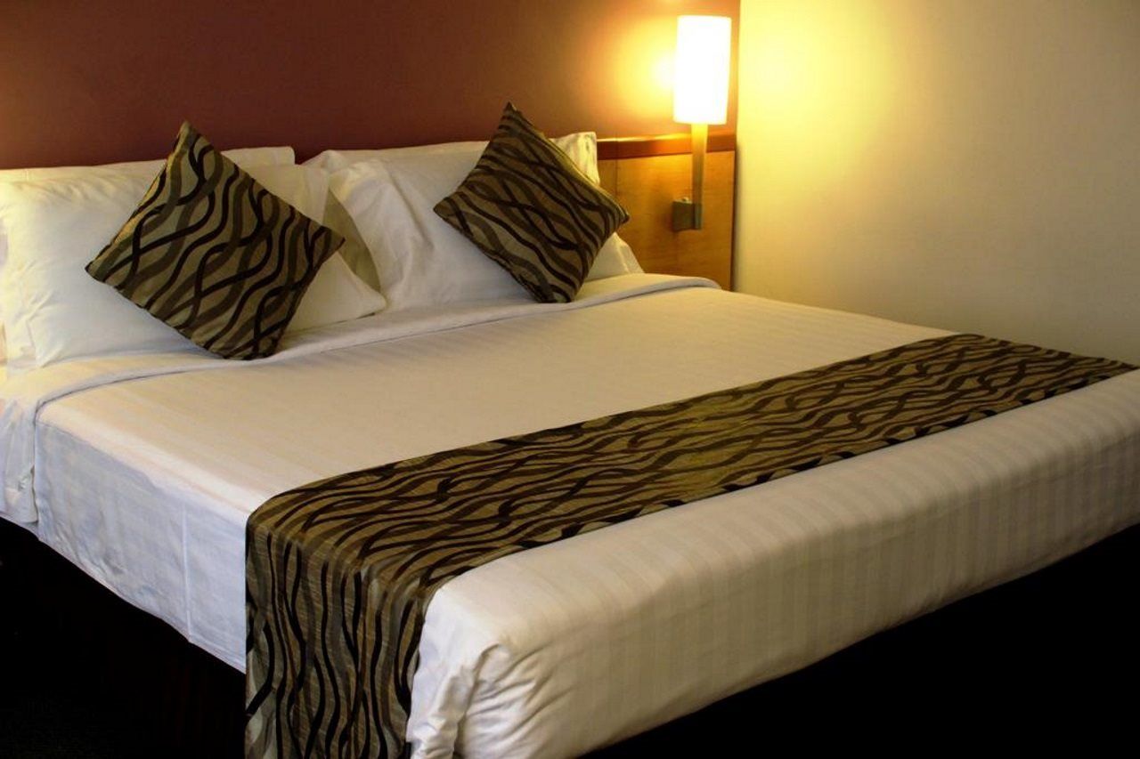 Furama Riverfront Hotel 4*