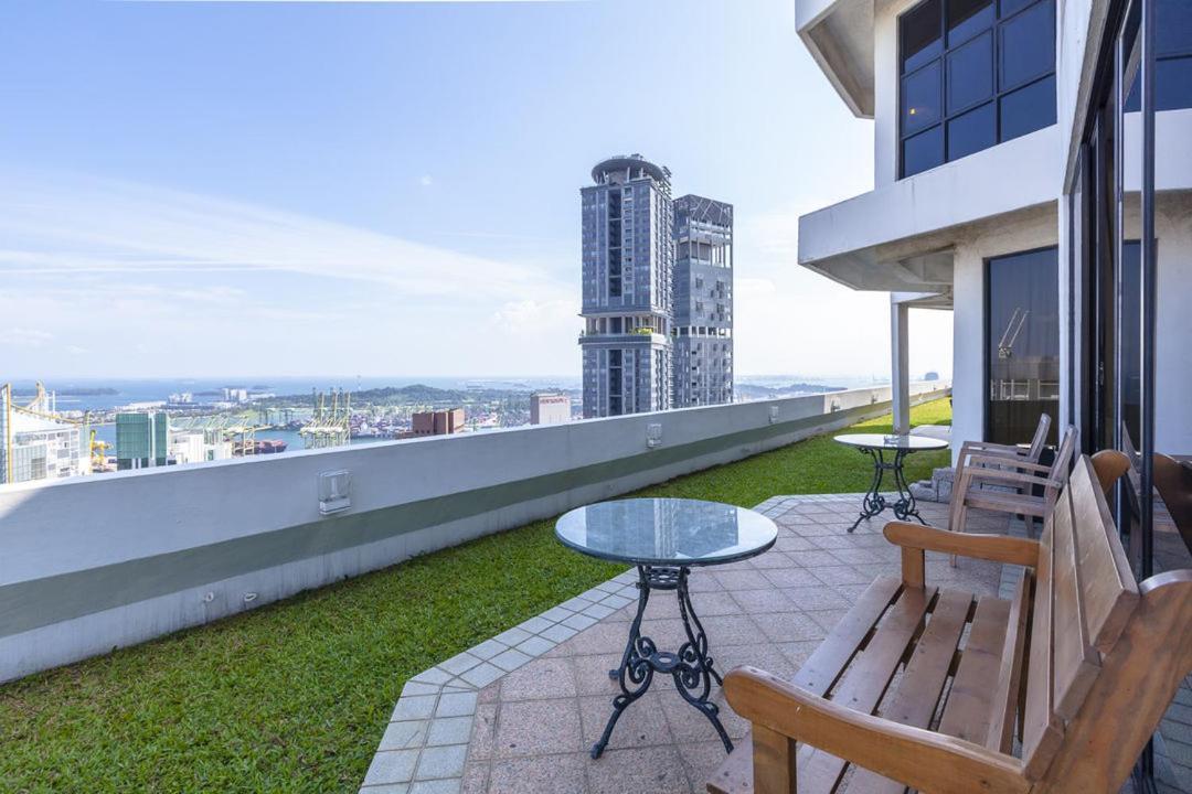 Bed & Breakfast Penthouse In The City *
