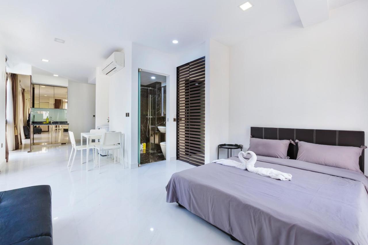 Studio At Orchard Road Shopping Area