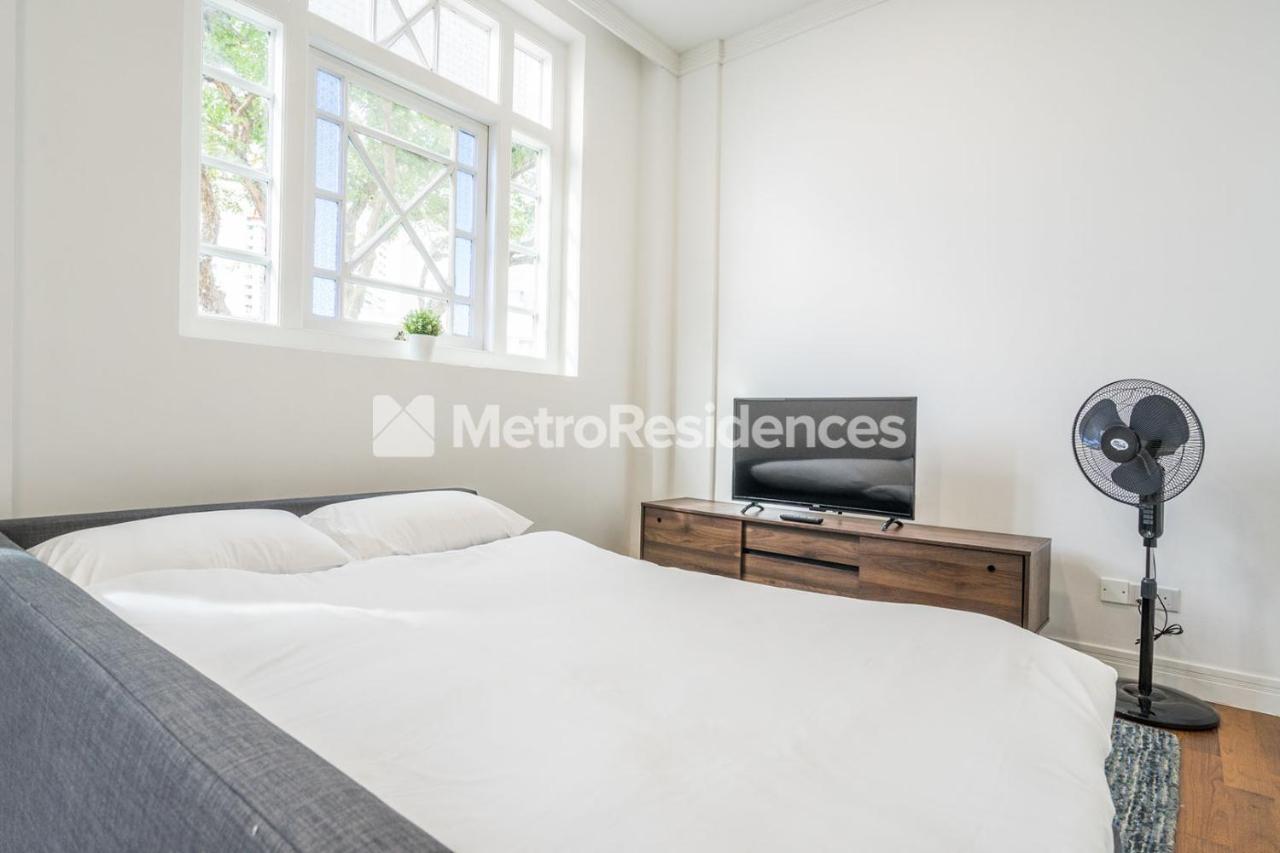 Apartemen Clubhouse Residences Serviced - Staycation Approved
