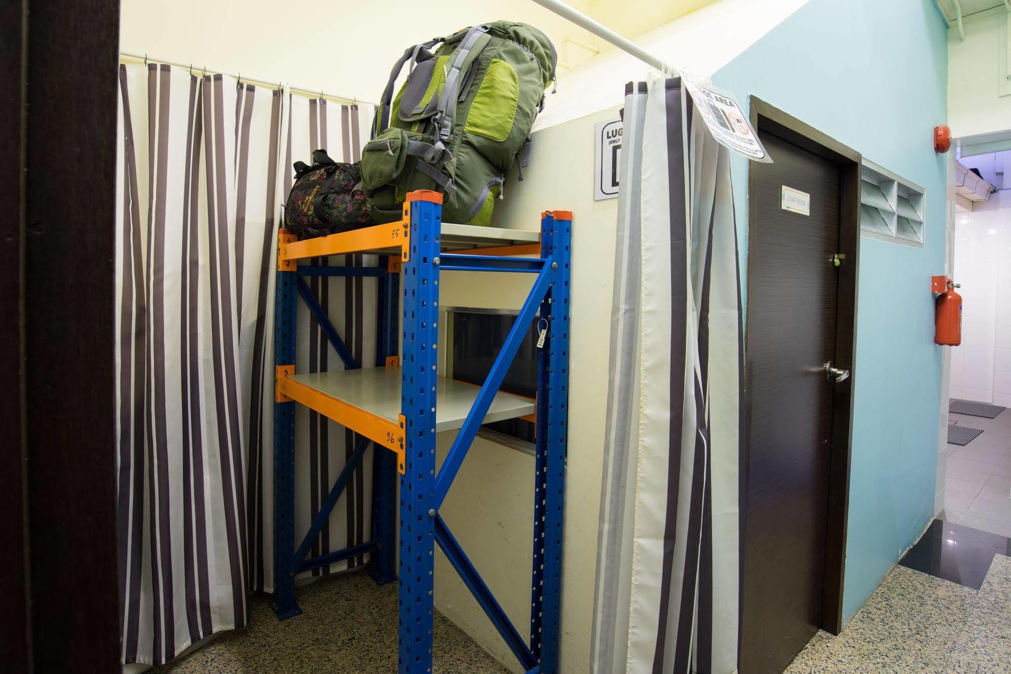 Draper Startup House For Entrepreneurs Capsule hotel *