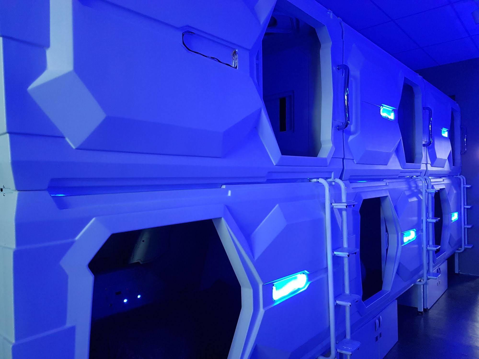Hotel kapsul Met A Space Pod @ Little India Singapore