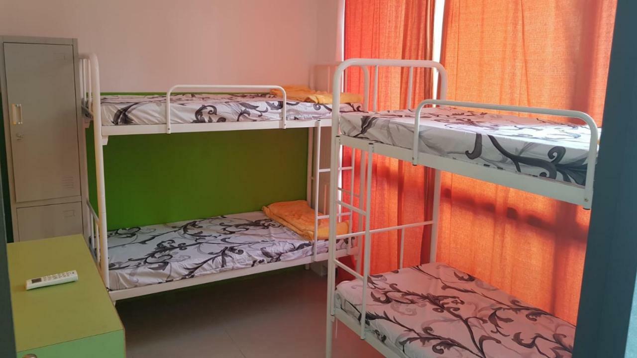 Bed & Breakfast Shared @ East Coast Park Singapore