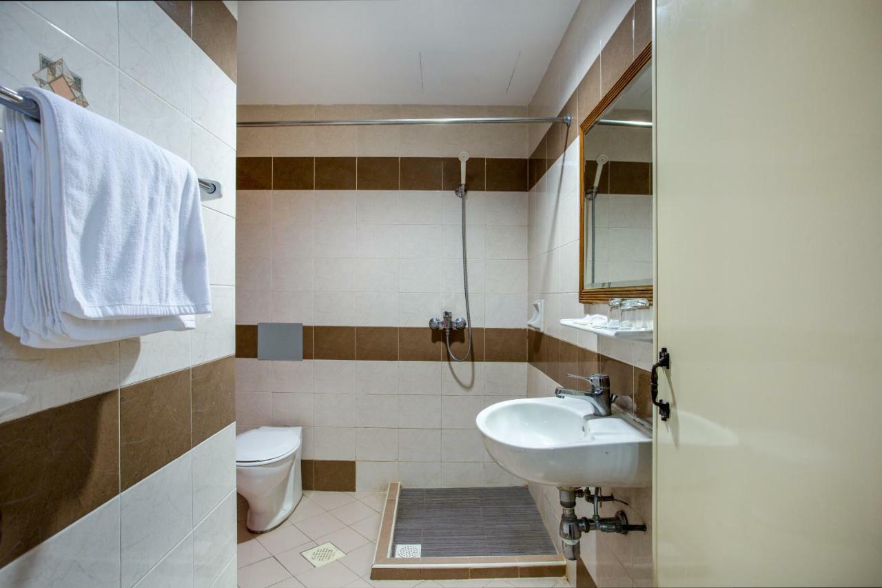 Oyo 106 Hotel