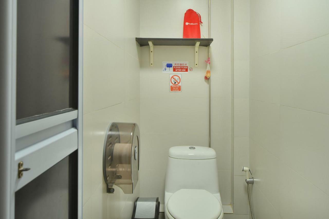 Reddoorz @ Lavender Mrt Hostel