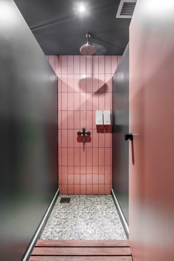 Capsule hotel Circular House