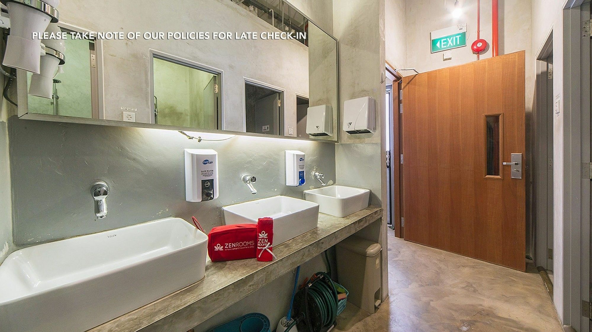Zen Tyrwhitt Road Hostel Singapore