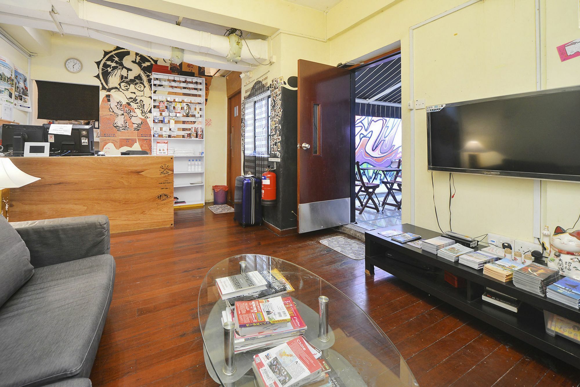 Hostel Reddoorz Near Club Street