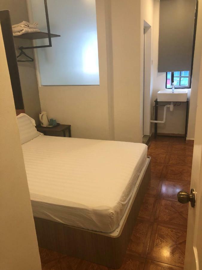 The Amazing 3* Singapore