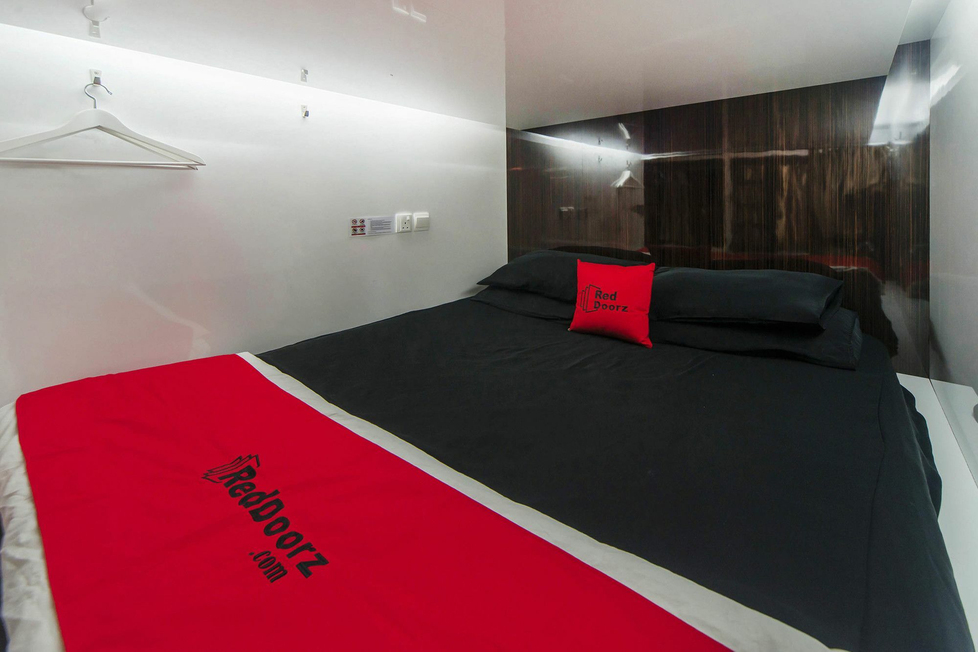 Check-Inn At Little India Hotel