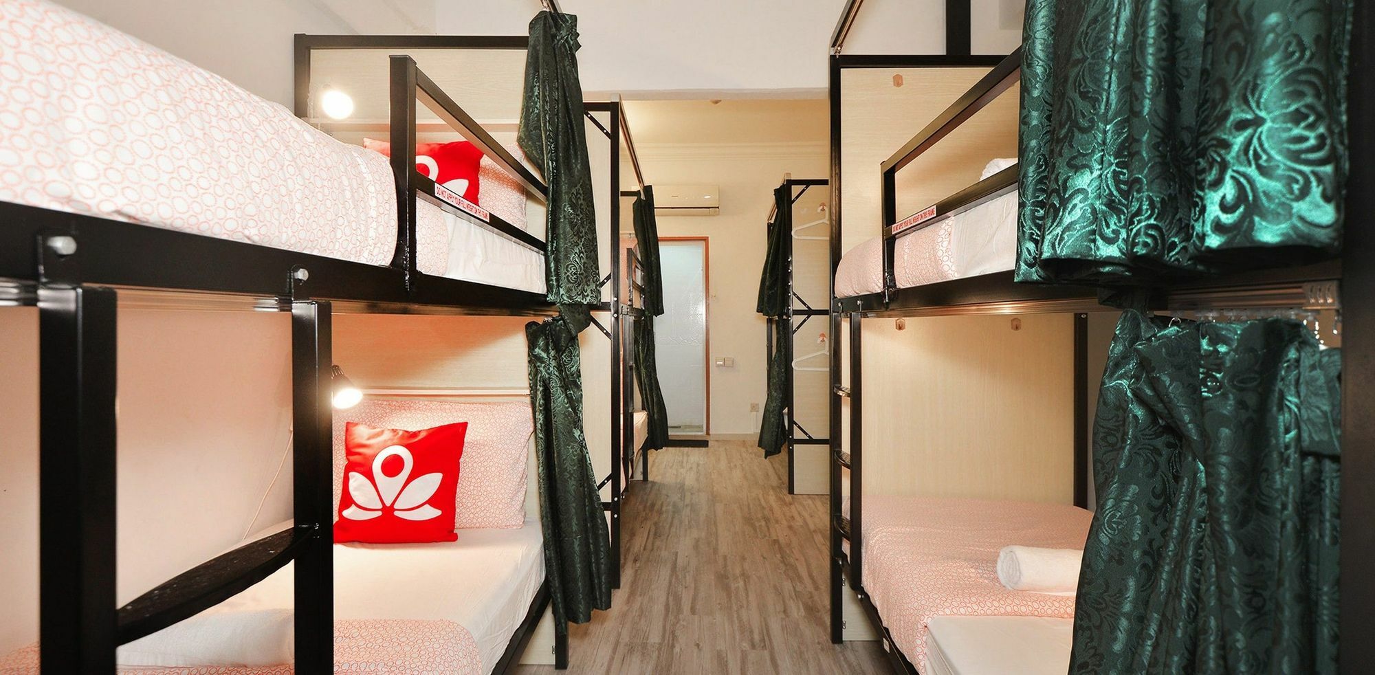 Hostel Zen Aljunied Singapore