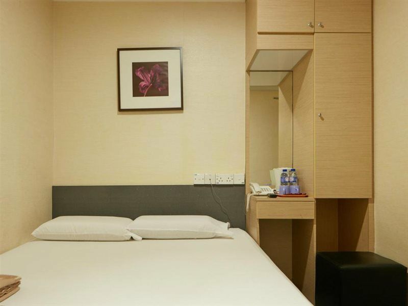 Hotel Amrise Singapore