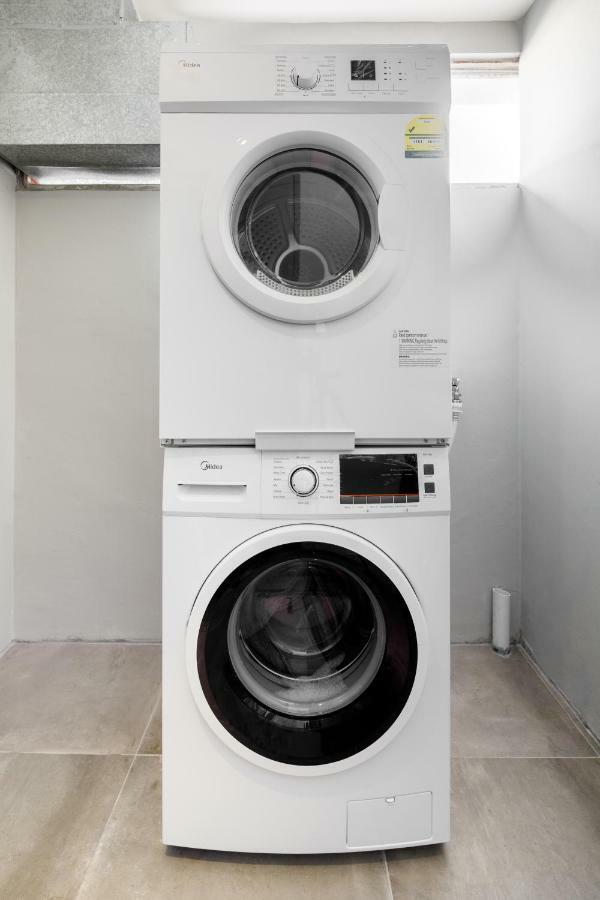 Circular House 2* Singapore