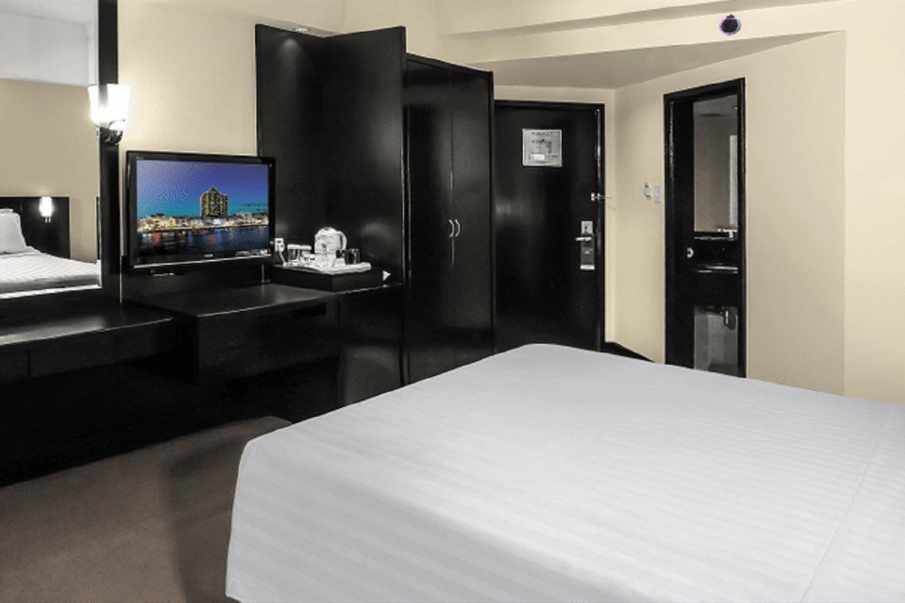 Hotel Furama City Centre