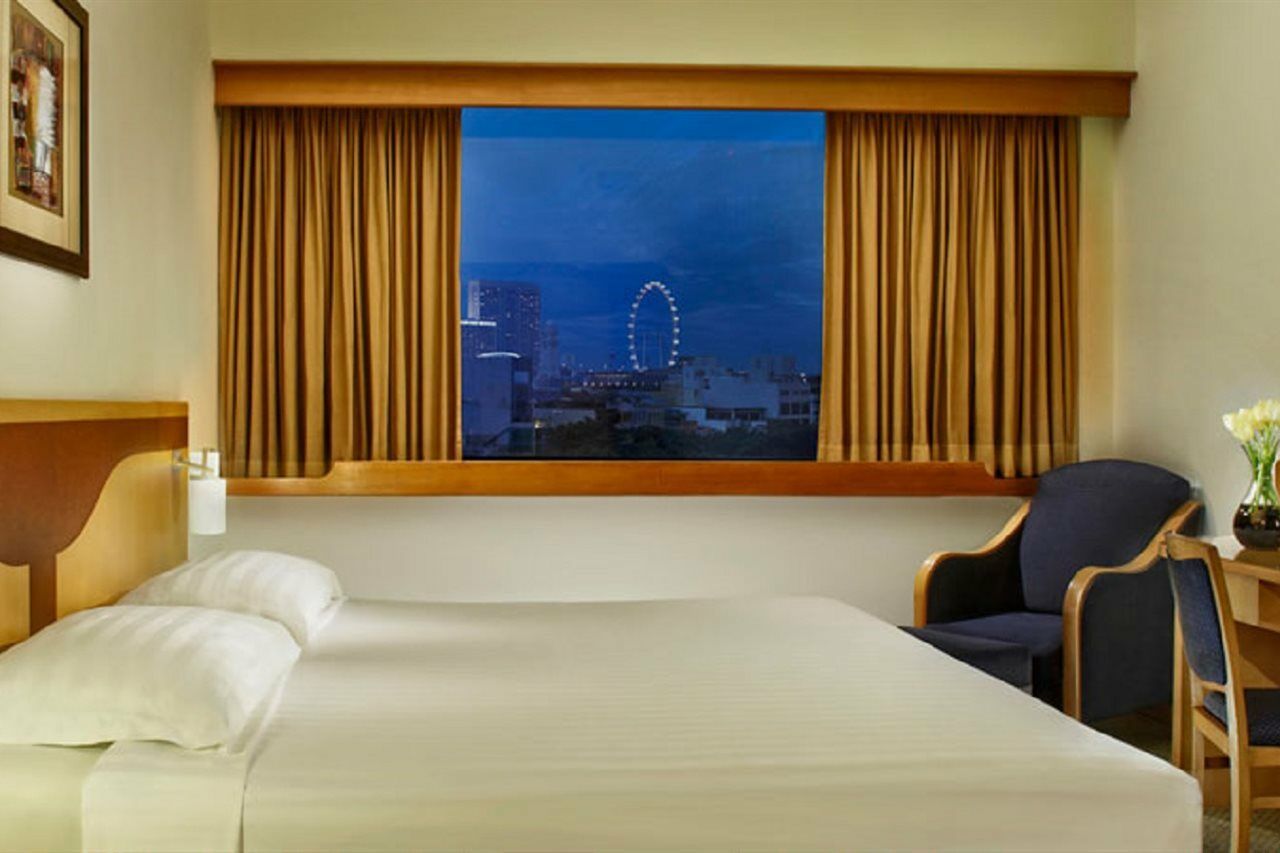 Furama City Centre 4*