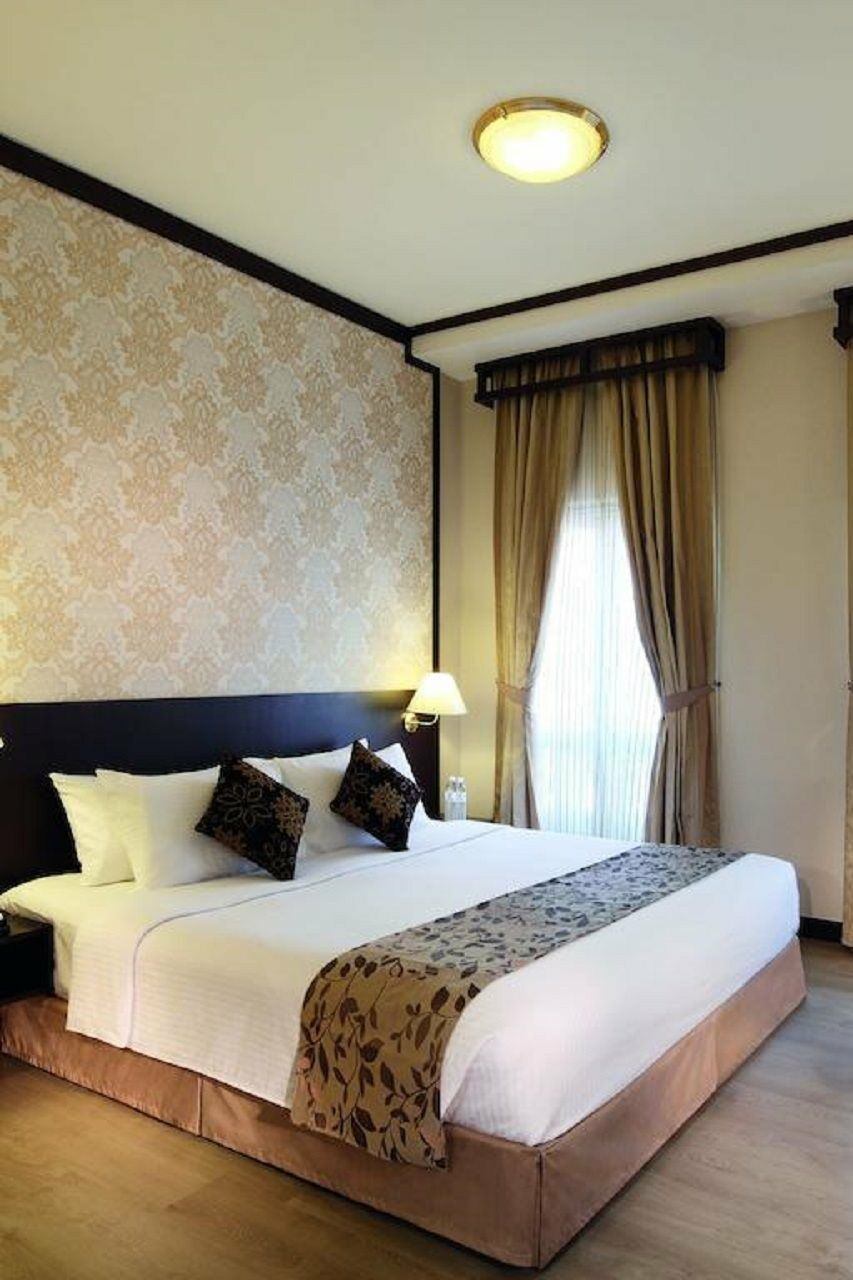 Village Albert Court By Far East Hospitality Hotel